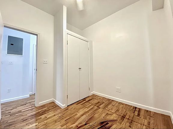 4th image of 311 W 94th St #2B