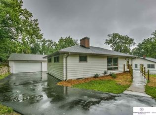 1805 Lindyview Ln, Bellevue, NE 68005