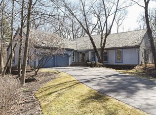 195 Bradford Ct, Lake Bluff, IL