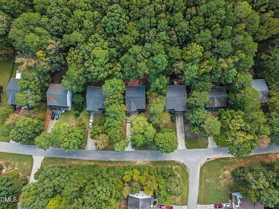 1st image of 218 River Hills Dr