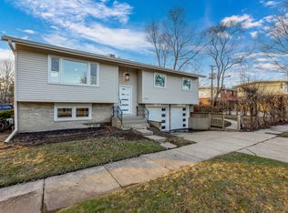 9132 Lincolnwood Dr, Evanston, IL 60203