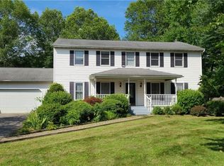 1 Pewter Ct, Poughkeepsie, NY 12603