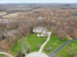 16770 Staffordshire Ct, Chagrin Falls, OH 44023