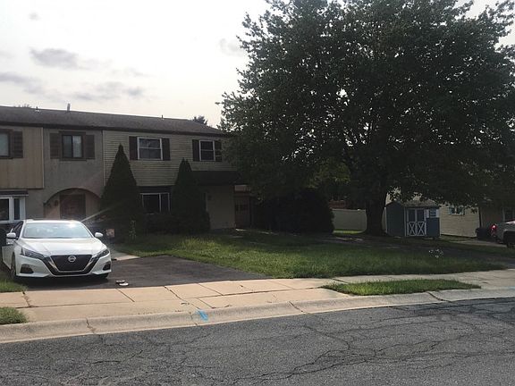 3rd image of 210 Saddlebrook Dr