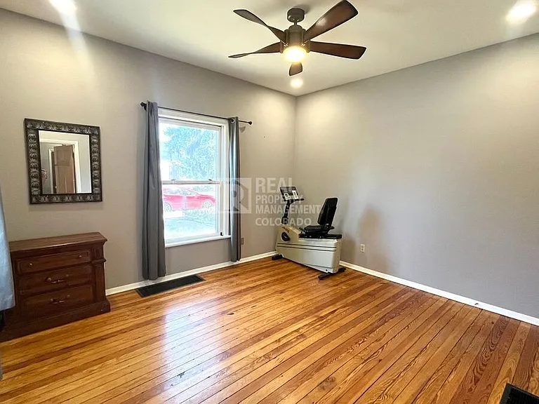 727 W Cucharras St — Photo 10