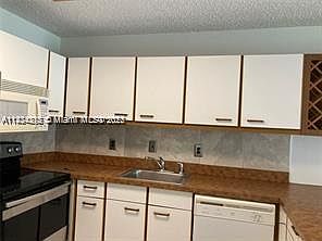 5th image of 8005 Lake Dr APT 106