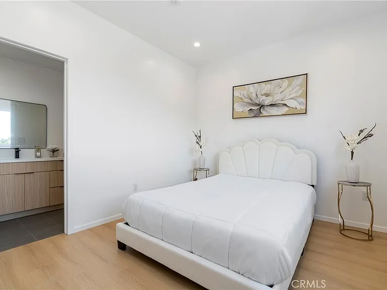 2517 Alsace Ave #1/2 — Photo 19