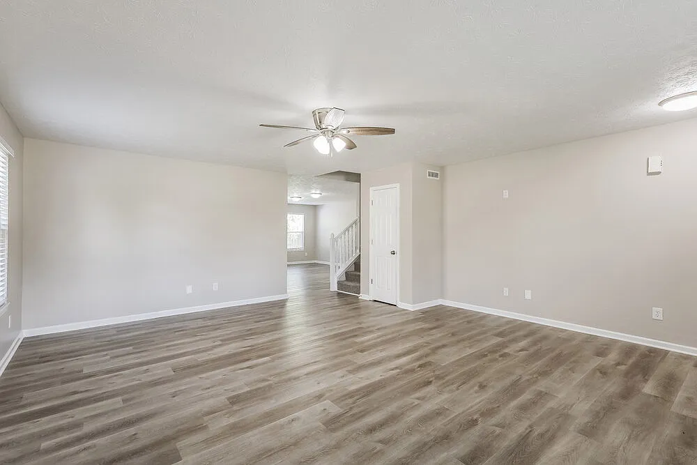 4 bed, 2.5 bath, 2532 sqft, $2,275 — Photo 4