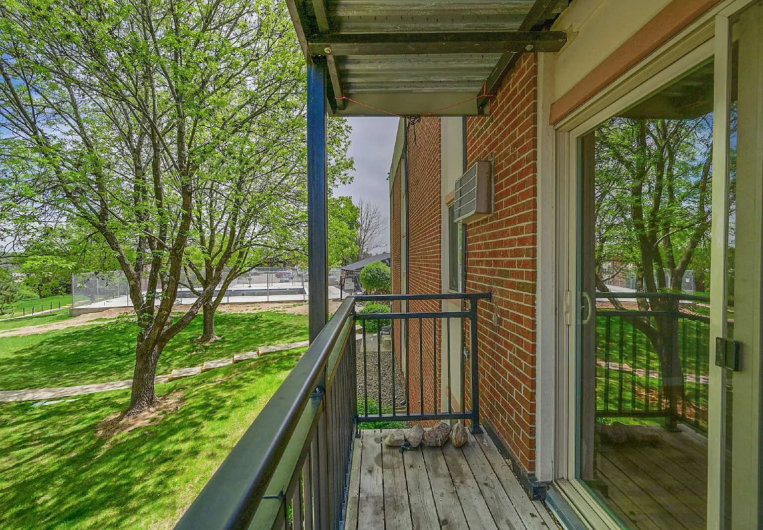 1 bed, 1.0 bath, 617 sqft, $1,341 — Photo 3