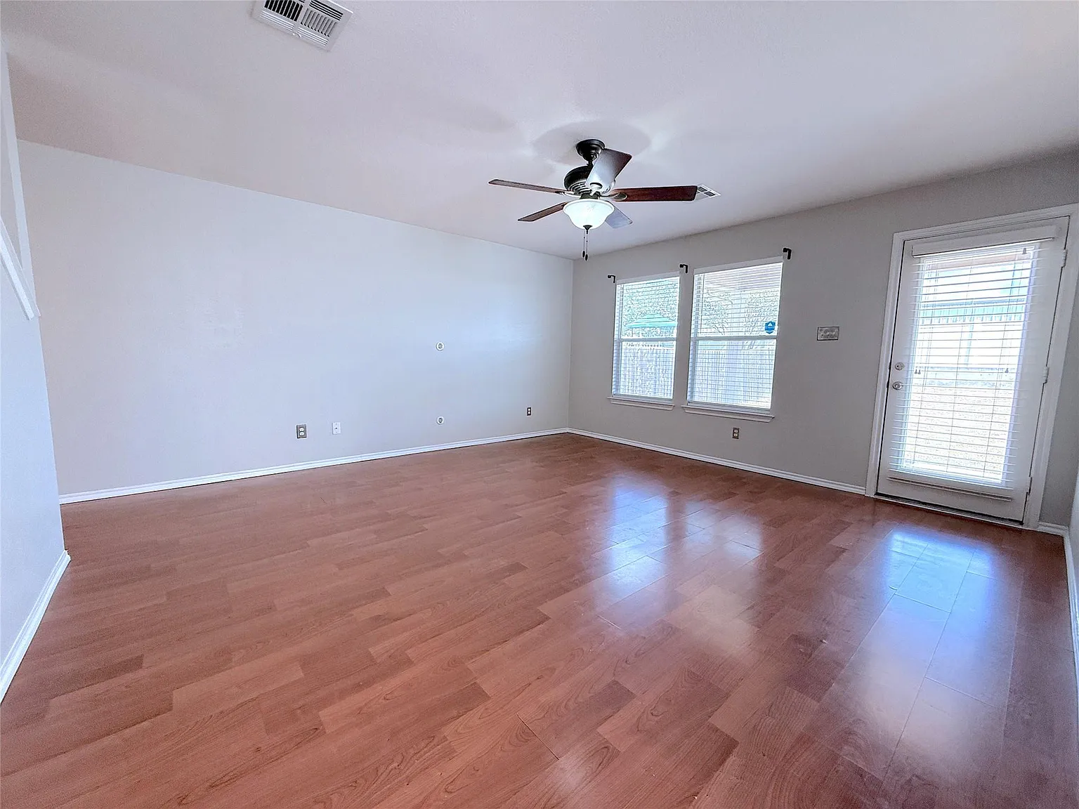 3 bed, 2.5 bath, 1659 sqft, $1,850 — Photo 4