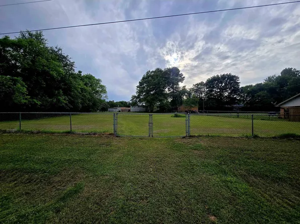 1109 Airline Dr, Marshall, TX 75672