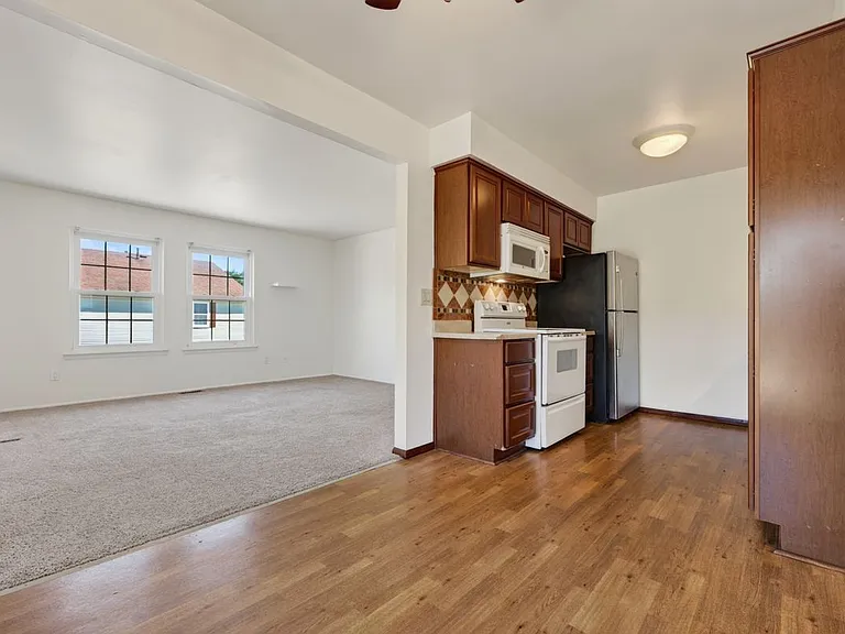 26070 N Lake Dr — Photo 27