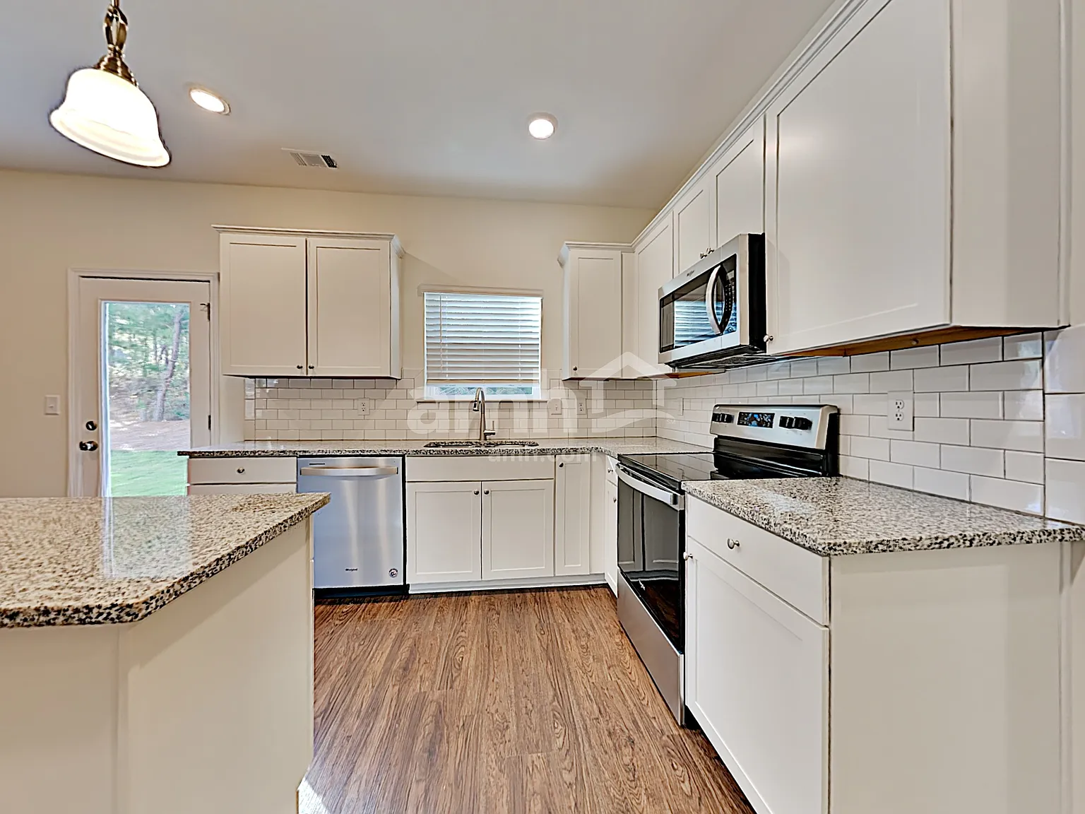4 bed, 2.5 bath, 1941 sqft, $2,185 — Photo 3
