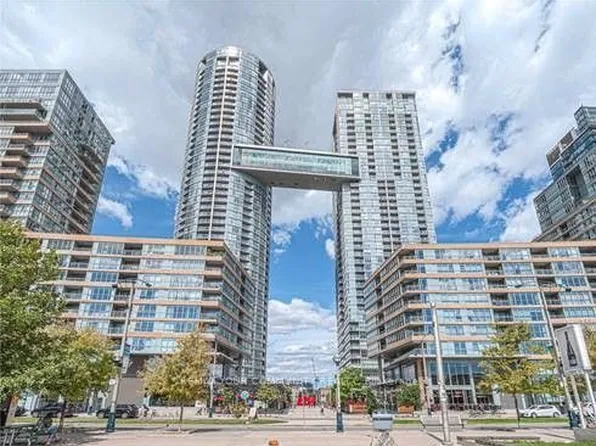 21 Iceboat Ter, Toronto, ON