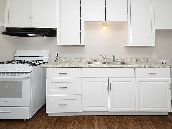5th image of 3741 Betel St