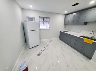 12101 SW 215th St FLOOR 2, Miami, FL 33177