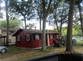 31 Breezy Lake Dr, Coventry, RI 02816