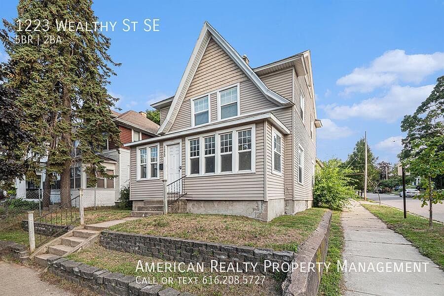 1st image of 1223 Wealthy St SE