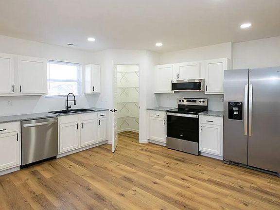 4th image of 316-318 S Market St #2