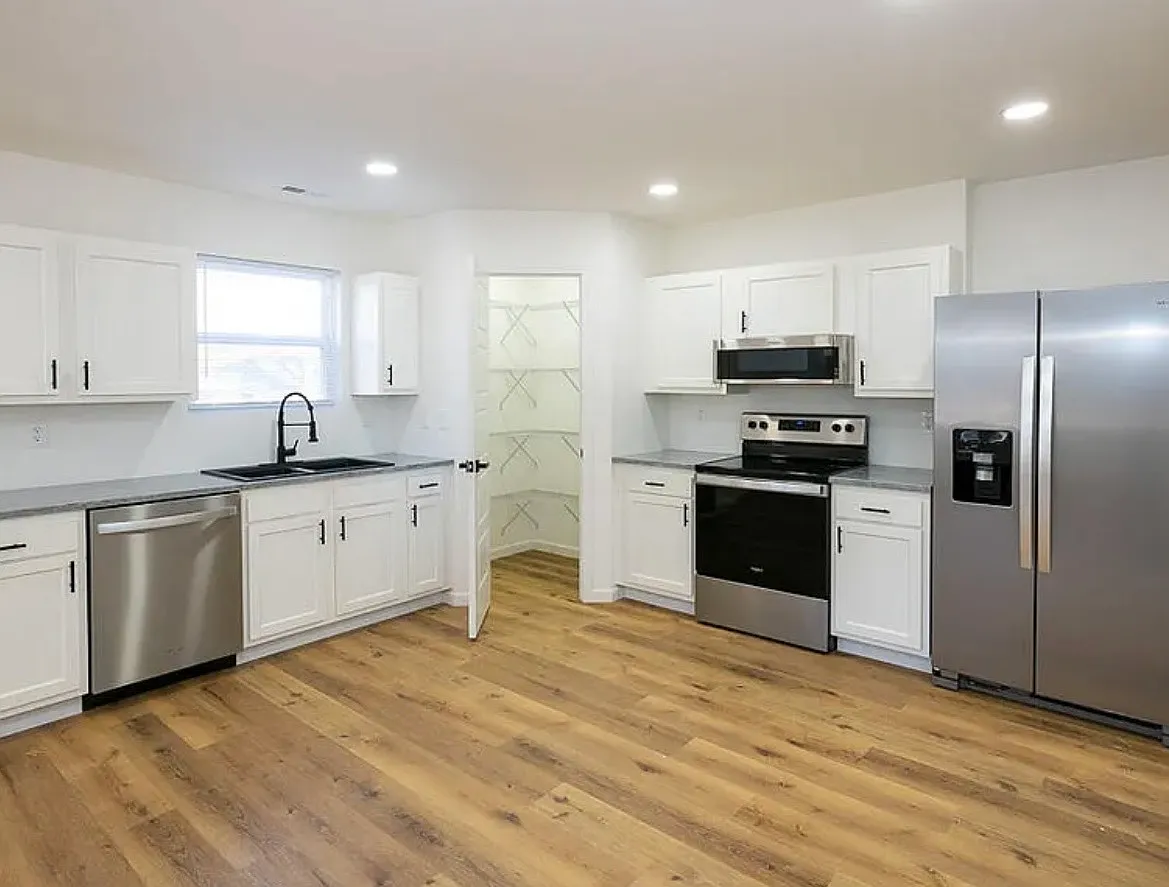 Building Photo - 316-318 S Market St #2