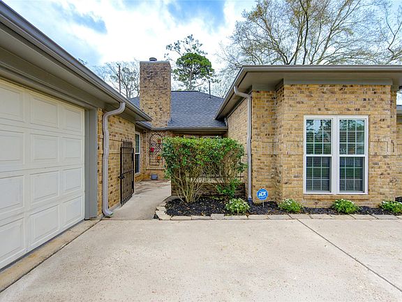 2nd image of 7727 Heathrow Ln