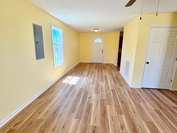 4th image of 225 Jack Hunt Rd