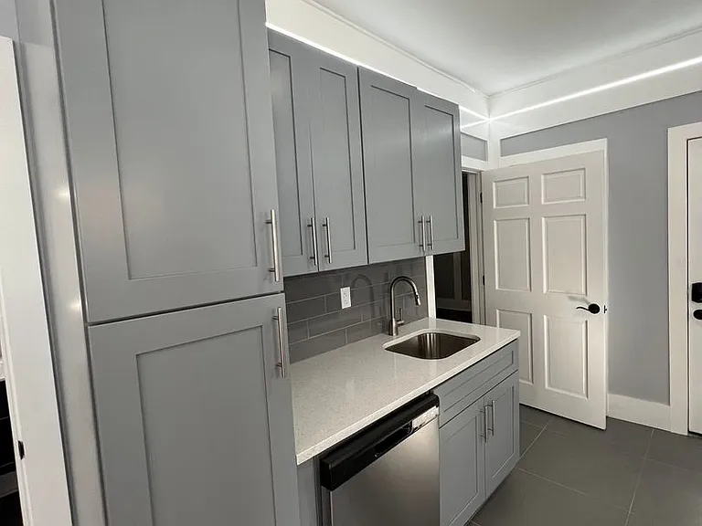 97 Sheffield Ave — Photo 6