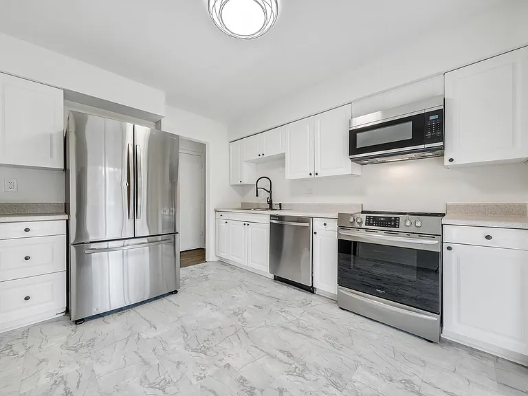 4539 Pennsylvania Ave NE — Photo 8