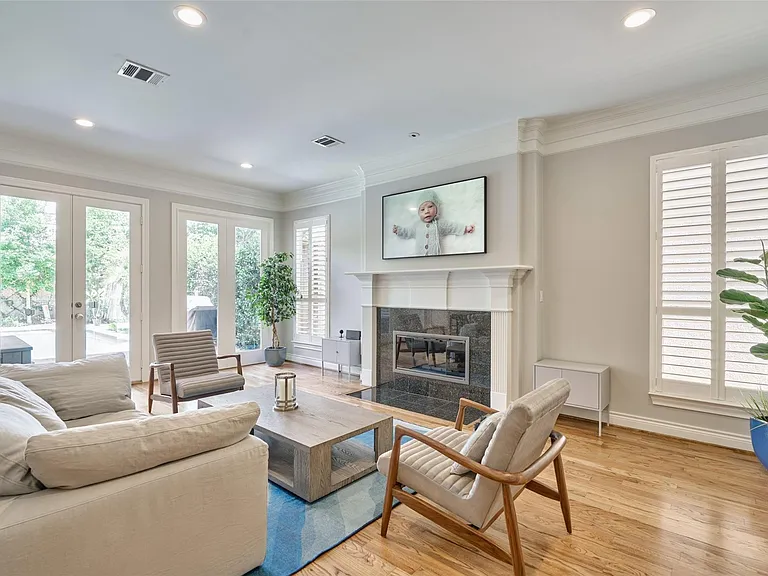 4028 Gramercy St — Photo 14