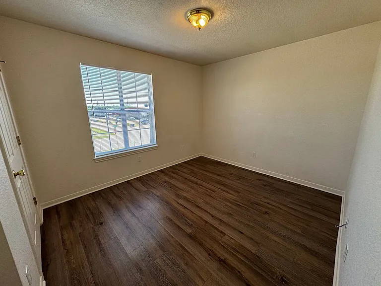 1606 Dugger Cir #C — Photo 14