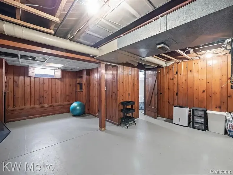 21530 Olmstead St — Photo 15