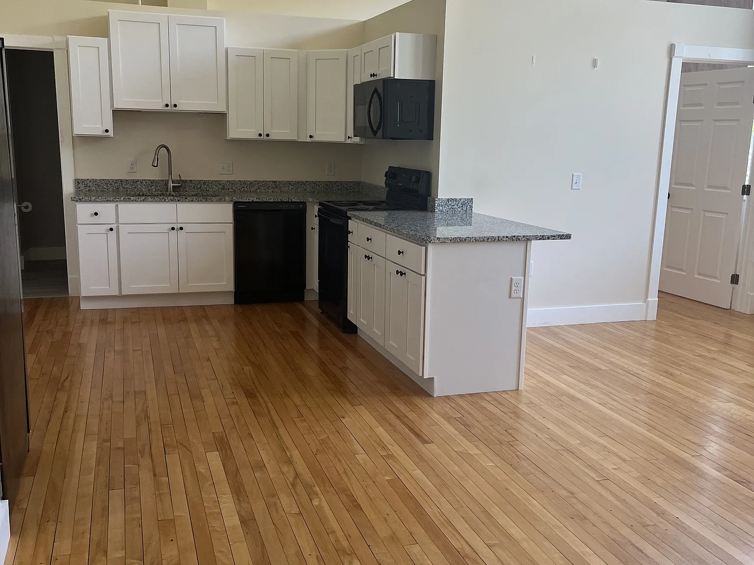 2 bed, $1,600 — Photo 1