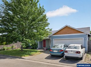 1064 Turtledove Loop, Lebanon, OR 97355