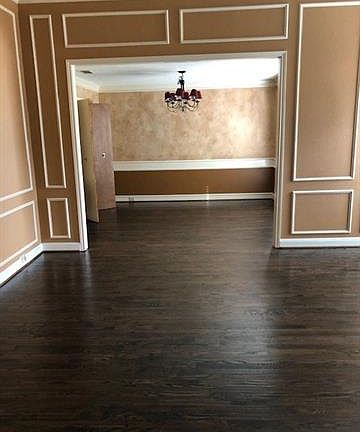 5th image of 2025 Liverpool Dr