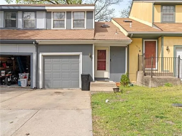 1914 W Lawrence Ct, Kansas City, KS 66103