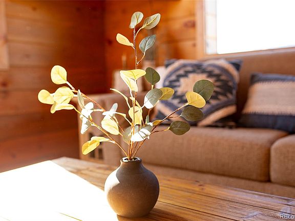 4th image of 415 Ridge Drive