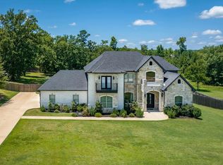 200 Ashbriar Ln, Longview, TX 75605