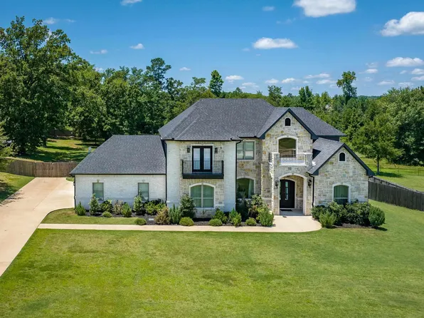 200 Ashbriar Ln, Longview, TX 75605