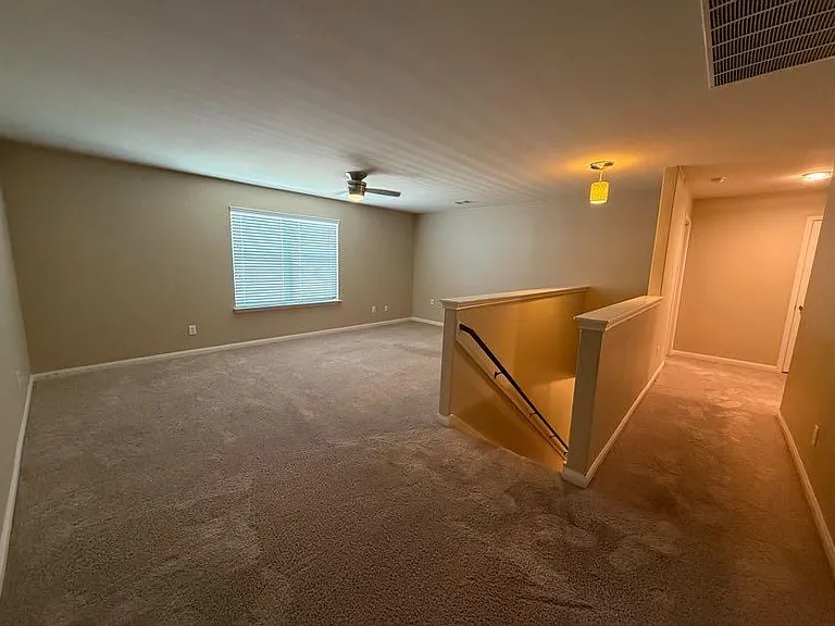 216 Continental Ave — Photo 20