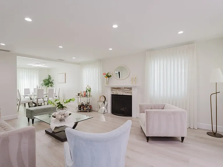 10619 Mather Ave — Photo 9