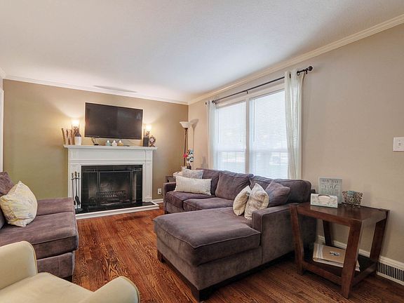 2nd image of 6016 Hardy St