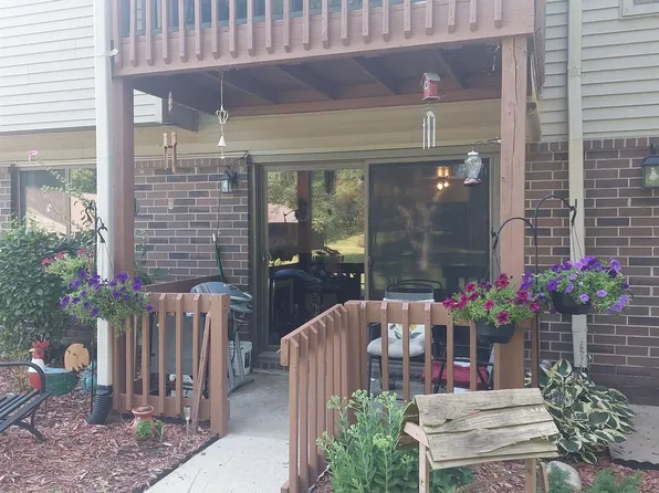 10209 Nancys Blvd APT 67, Grosse Ile, MI 48138