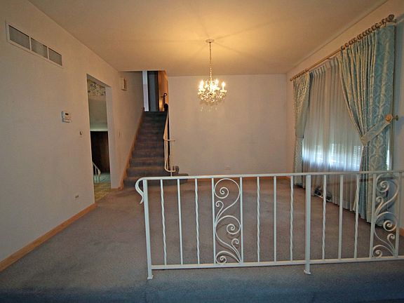 4th image of 460 Mulberry Ln