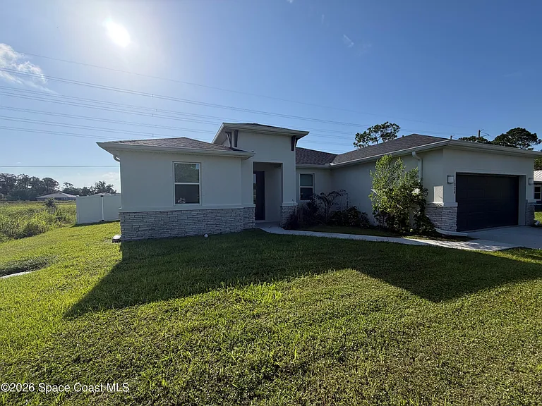 1326 Seeley Cir NW — Photo 2