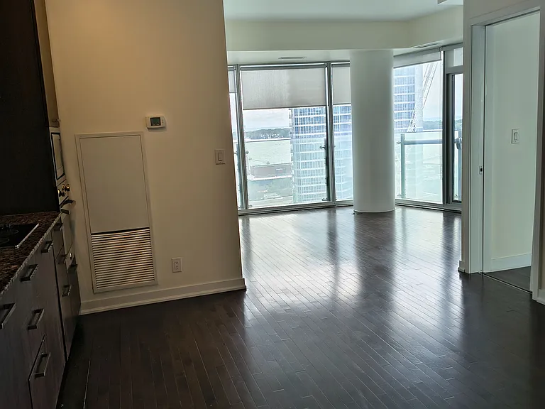 12 York St #1104 — Photo 9