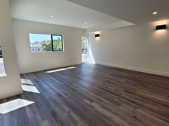 2nd image of 862 Moraga Dr #307