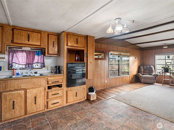 4th image of 3090 Cole Road