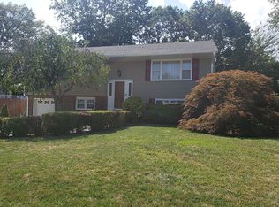614 Fawn Dr, Toms River, NJ