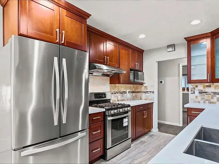1680 Morrill Ave — Photo 9
