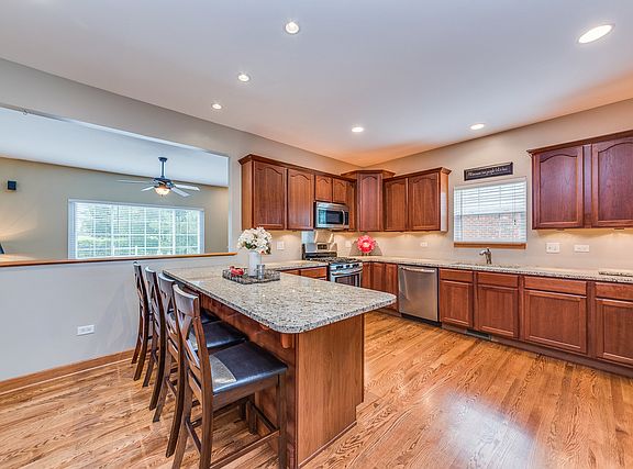 5th image of 8216 W Rosebury Dr